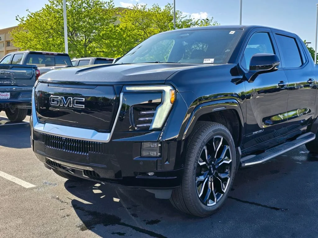 New 2025 Onyx Black GMC Extended Range Denali image 12