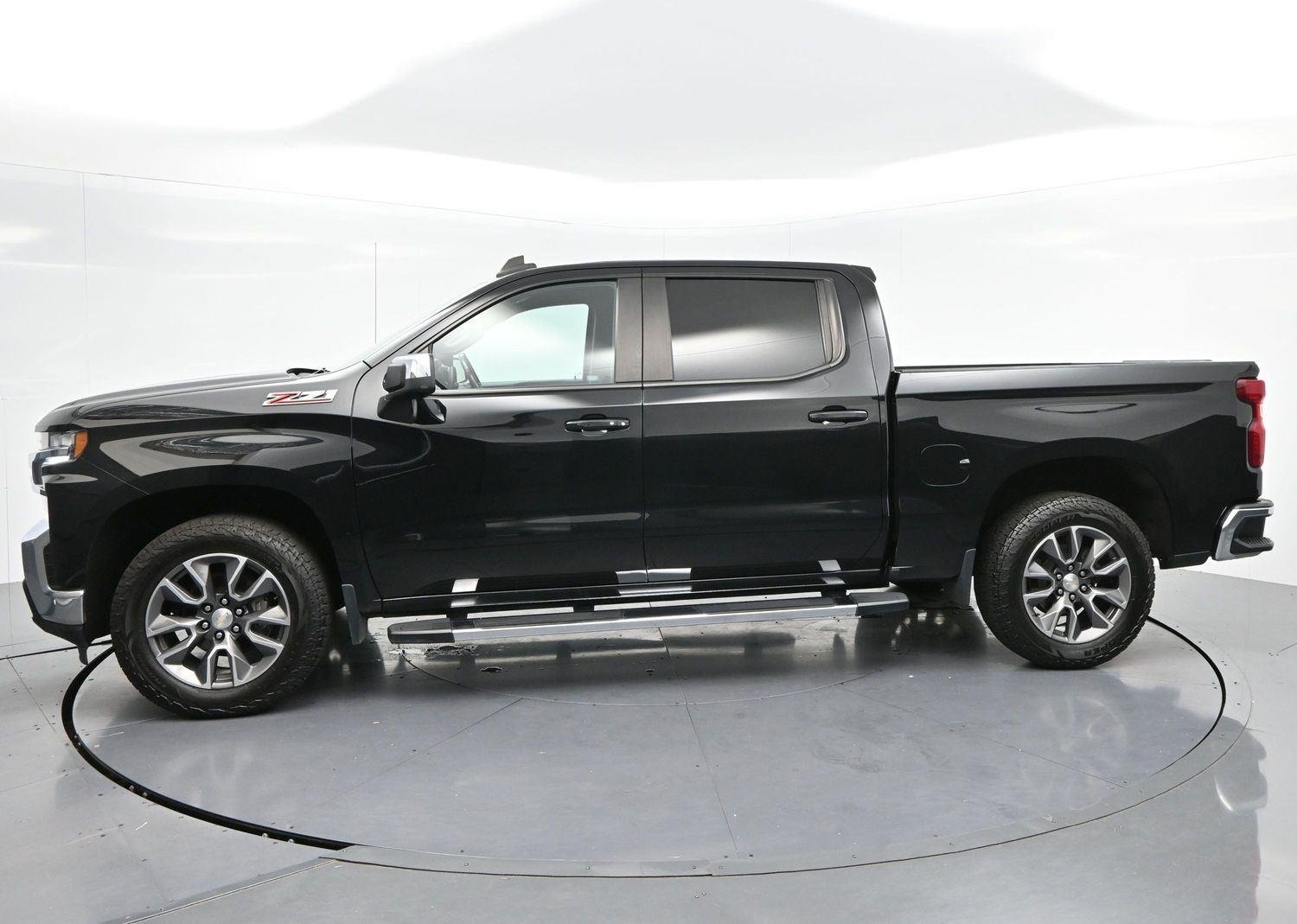 Used 2022 Black Chevrolet LT image 4