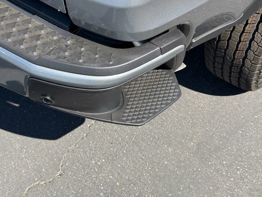 New 2026 Sterling Metallic GMC Elevation image 7