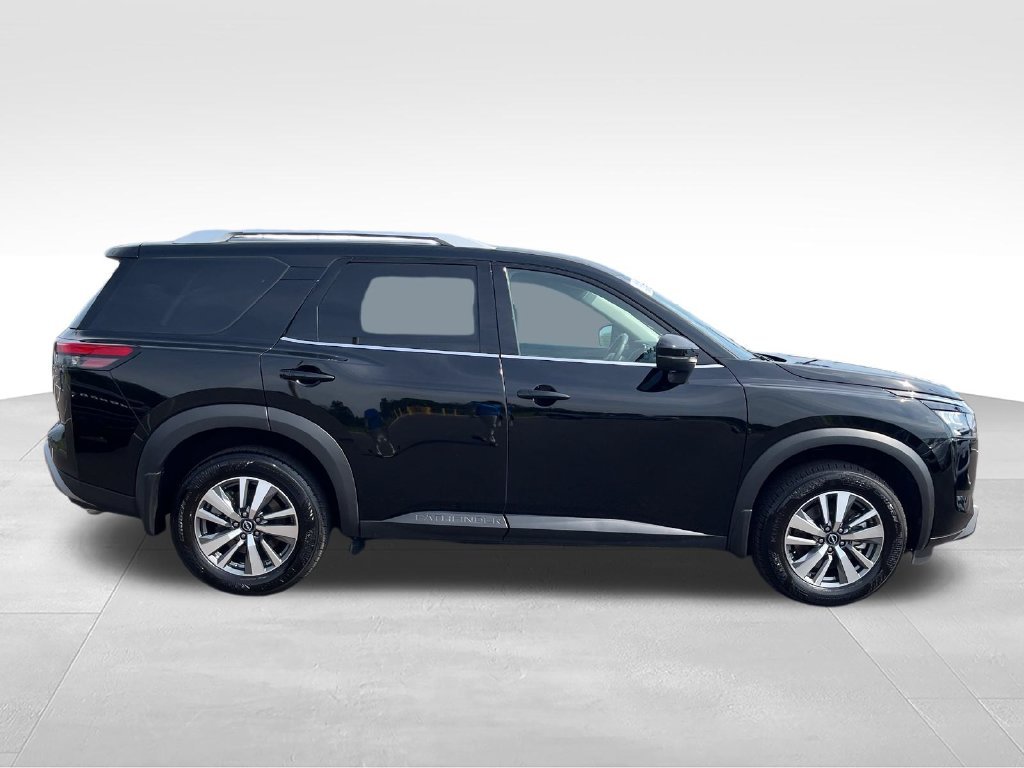 Used 2025 Black Nissan SL image 7