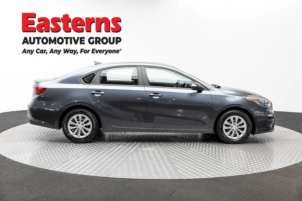 Used 2021 Gray Kia FE image 4