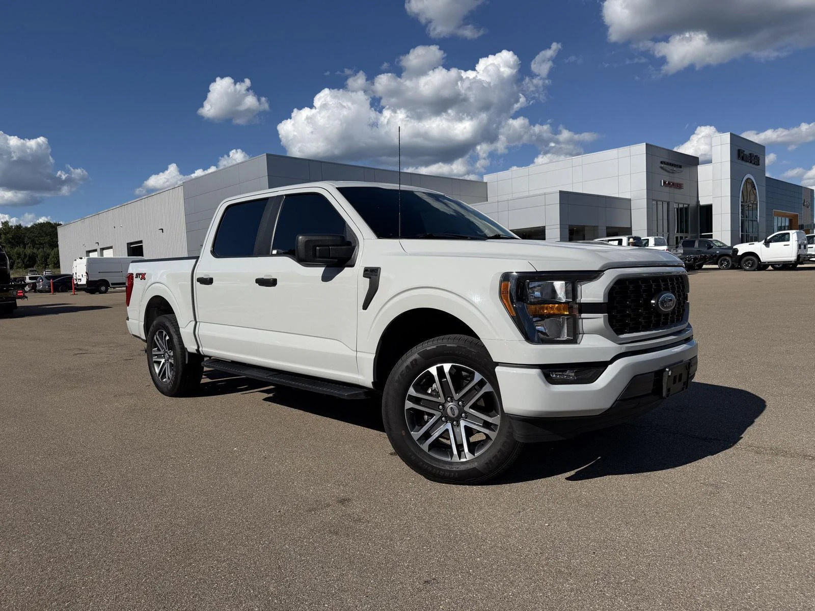 Used 2023 Avalanche Gray Ford XL image 3