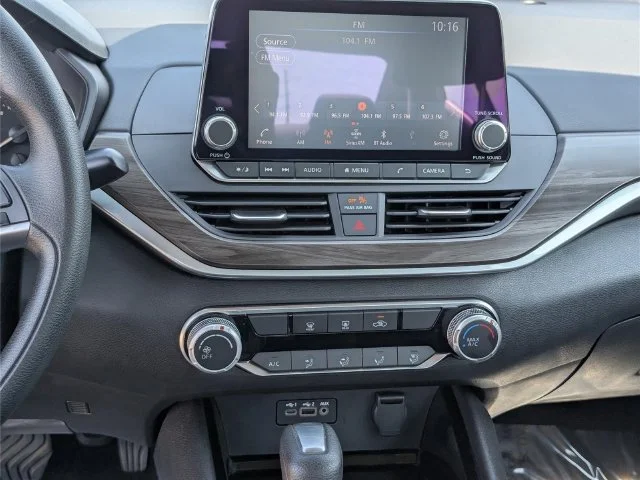 Used 2024 Silver Nissan 2.5 SV image 17