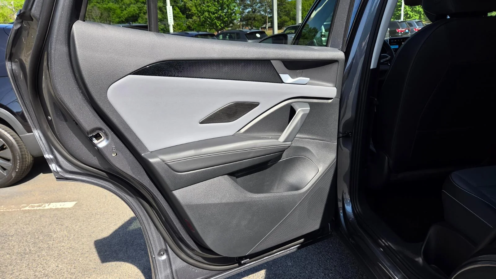 New 2026 Platinum Gray Metallic Volkswagen SE image 37