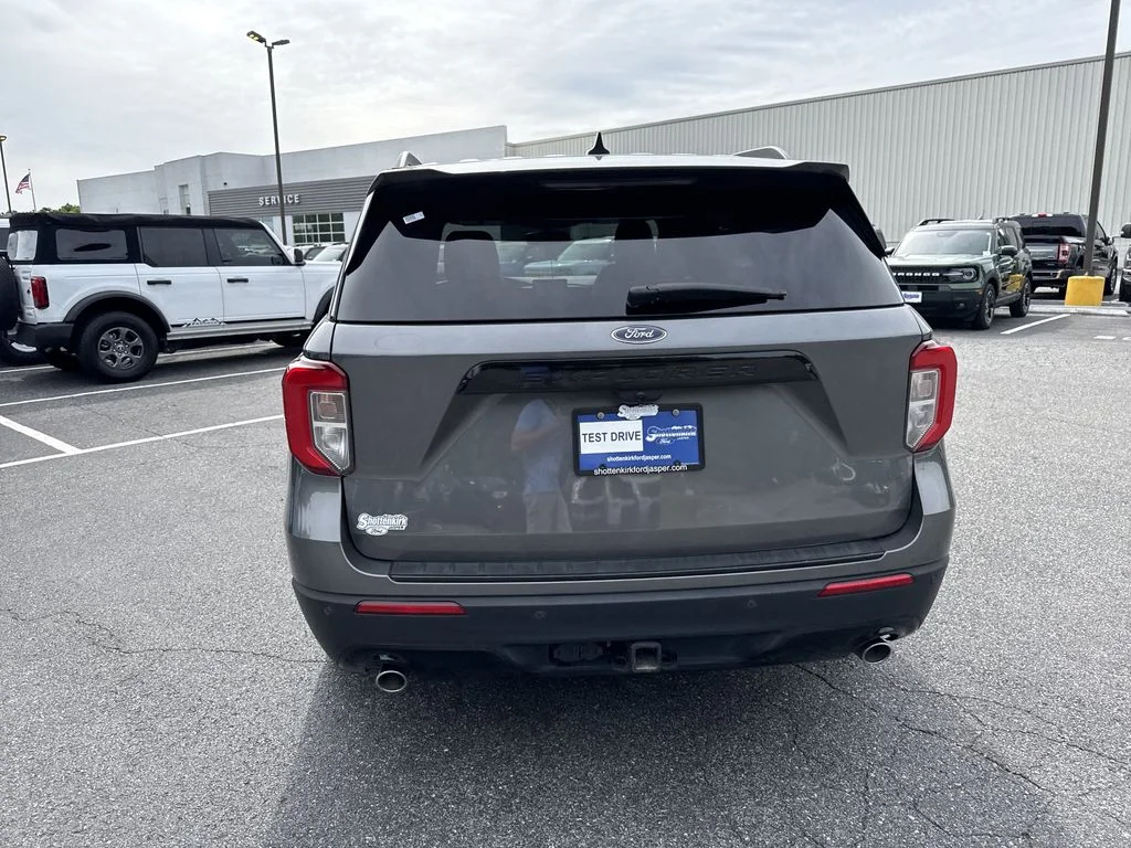 Used 2023 Gray Ford ST-Line image 6