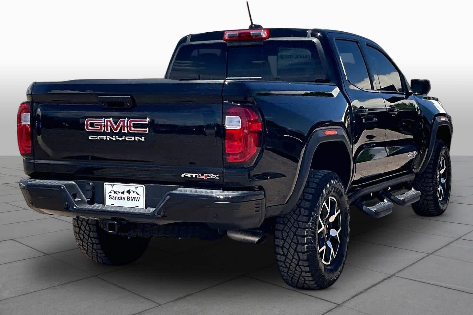 Used 2026 Onyx Black GMC 4WD AT4X image 10