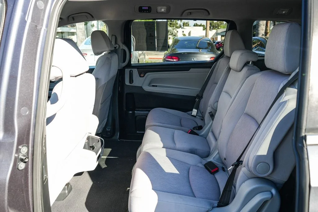 Used 2020  Honda EX image 17