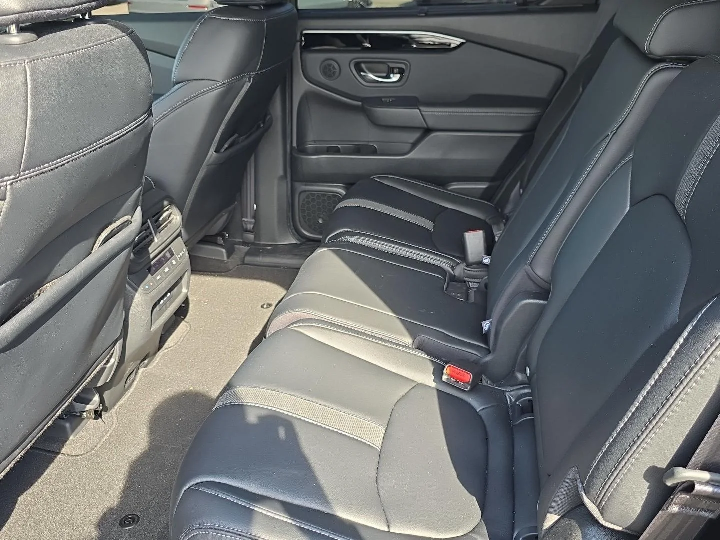 Used 2025 Modern Steel Metallic Honda EX-L image 19