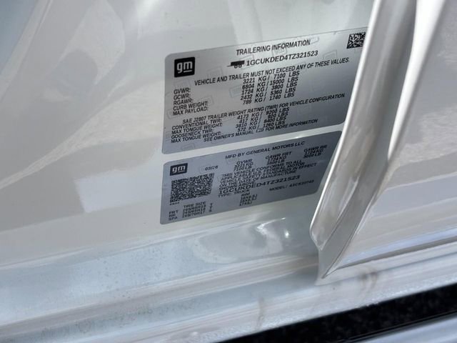 New 2026 Summit White Chevrolet LT image 18