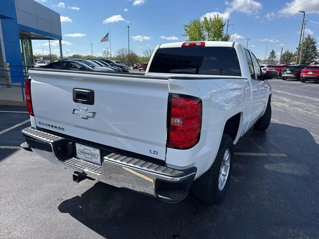 Used 2019 SUMMIT WHITE Chevrolet LT image 3