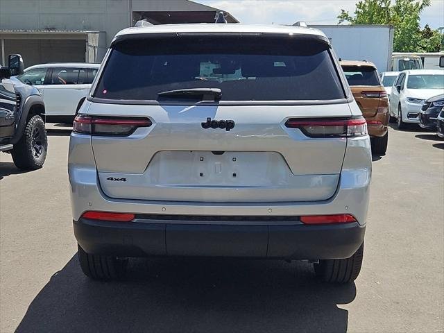 New 2026 Silver Zynith Exterior Paint Jeep Limited image 6