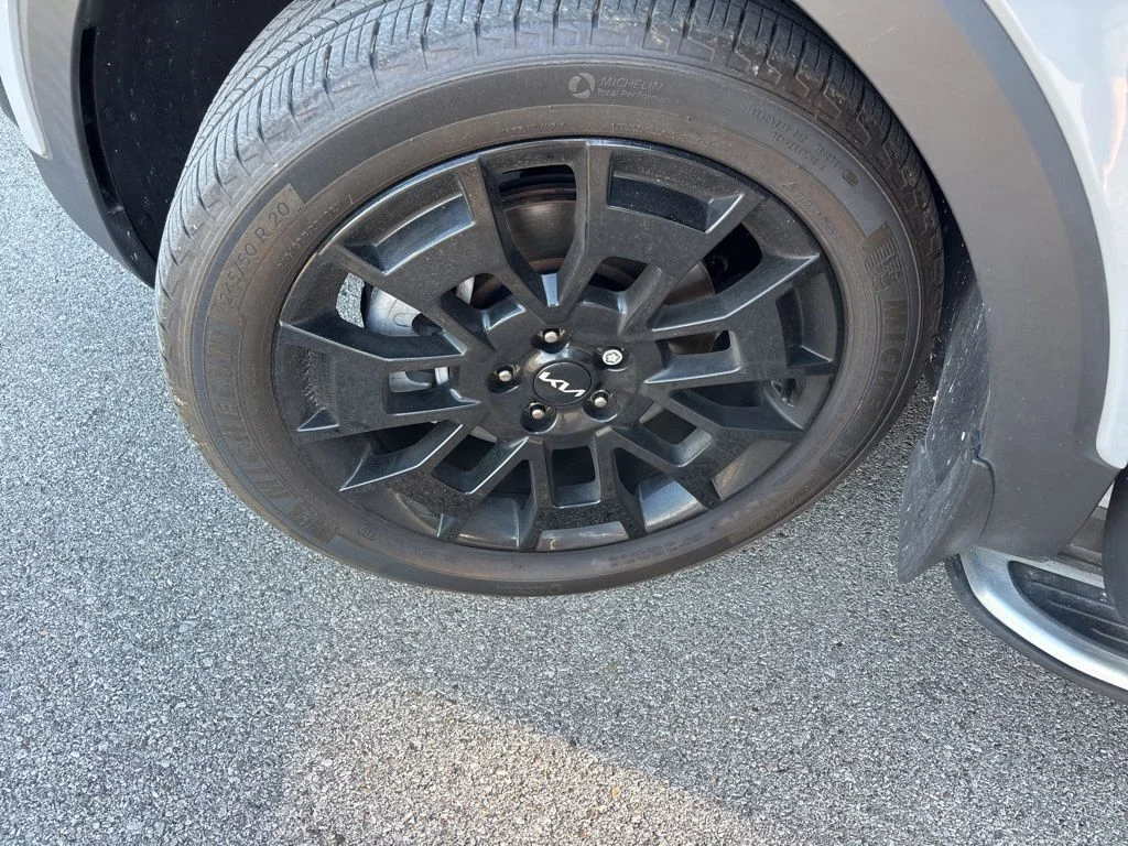 Used 2022 Gray Kia EX image 58