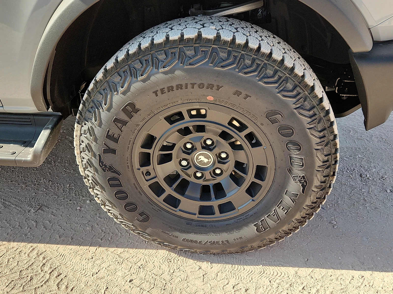 New 2026 Avalanche Gray Ford Outer Banks image 9