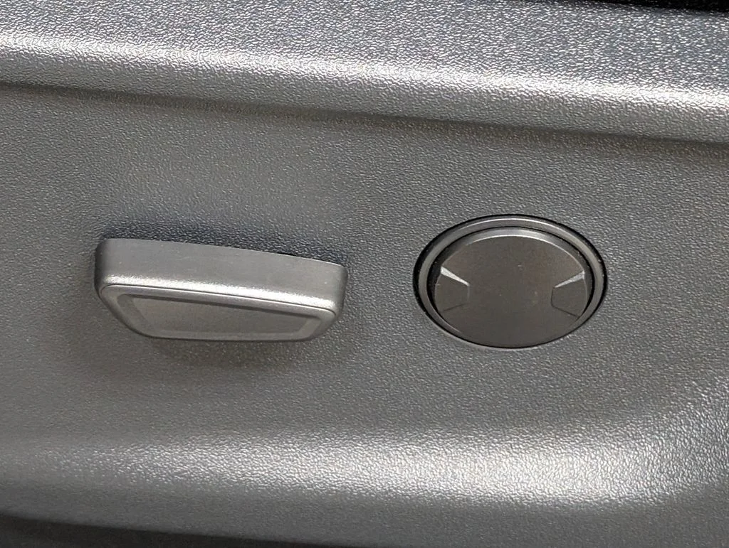 New 2026 Oxford White Ford F-250® XLT image 14