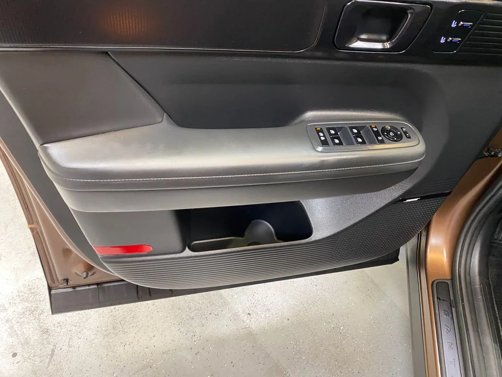 Used 2025 Brown Hyundai Calligraphy image 22