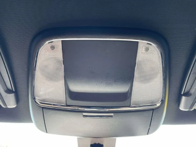 Used 2023 White Dodge SXT image 32