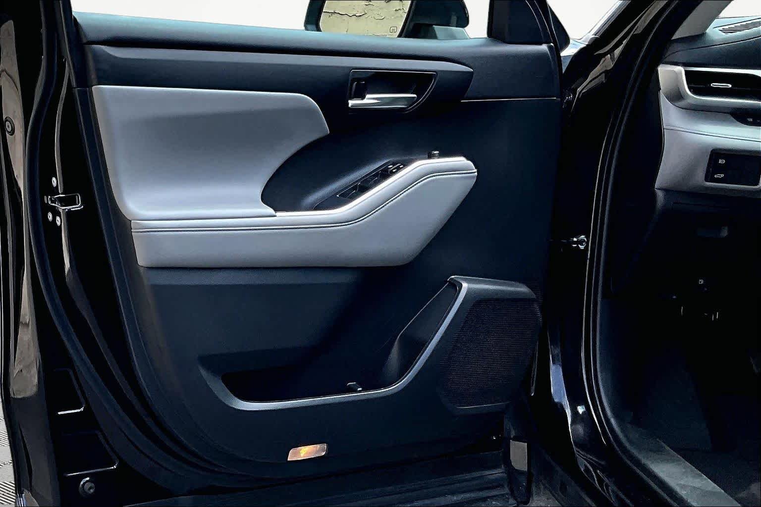 Used 2022 Opulent Amber Toyota XLE image 22