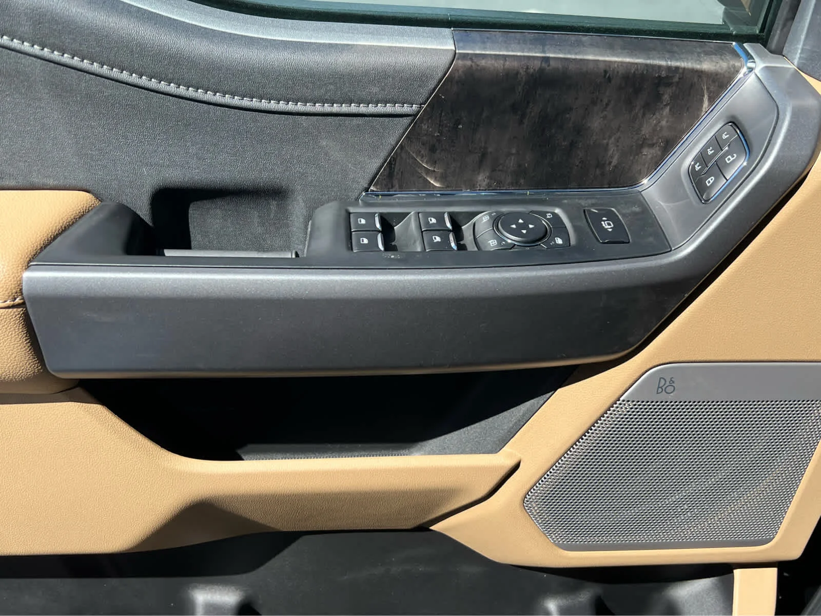 New 2026 Agate Black Metallic Ford F-350® Lariat® image 33