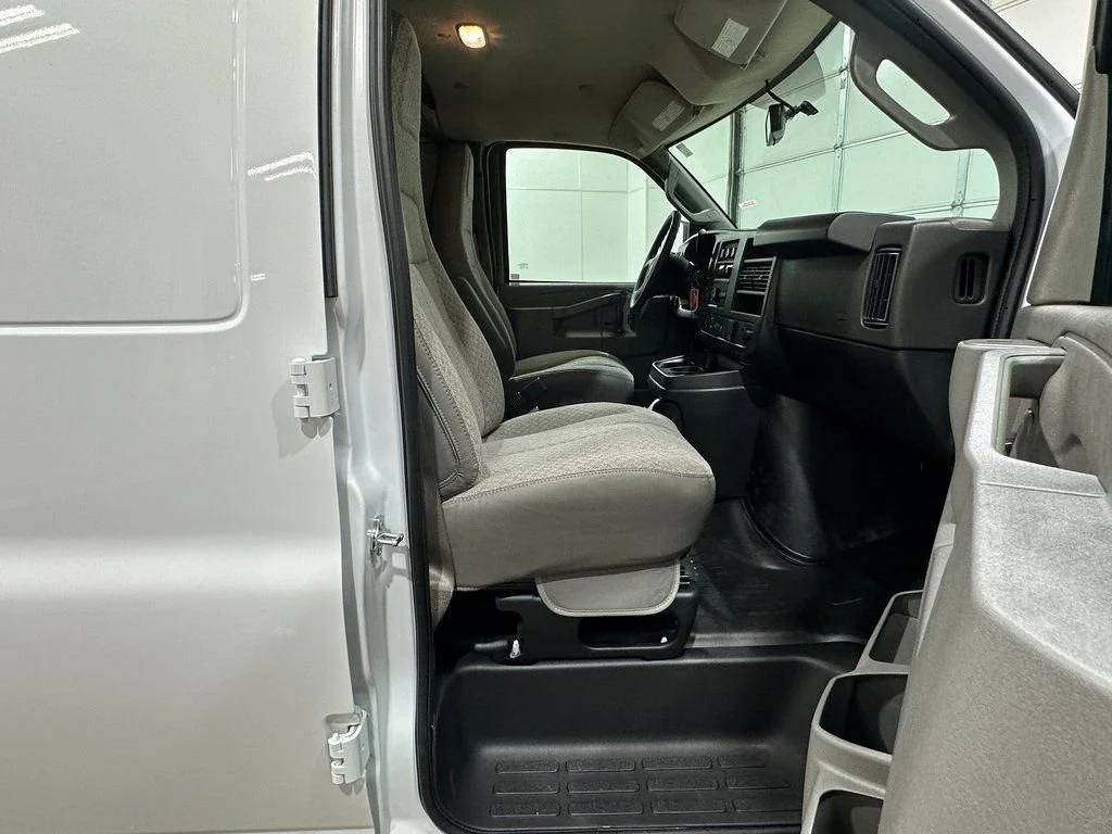 2025 Chevrolet Express Cargo Work Van - Photo 21