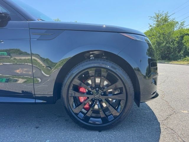 New 2026 Santorini Black Land Rover Dynamic SE image 9