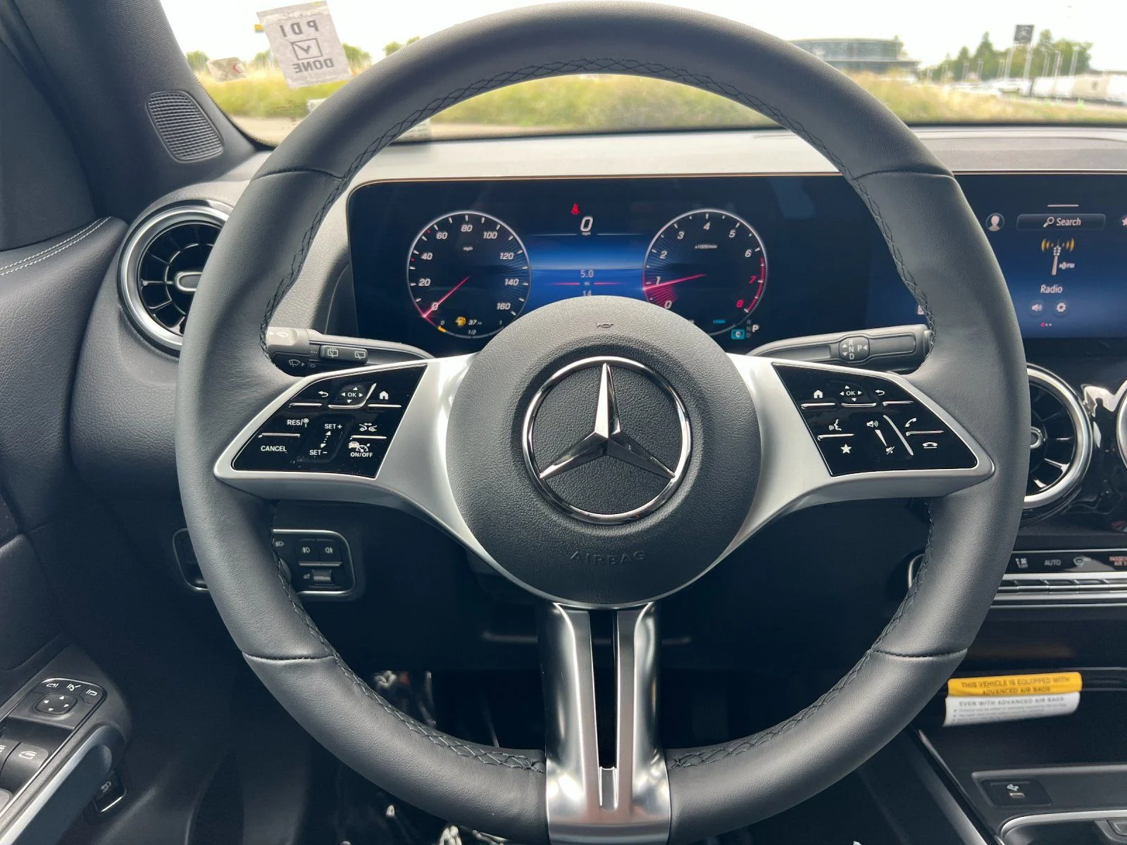 New 2026 White Mercedes-Benz GLB 250 image 25