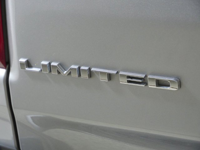 Used 2022 Billet Silver Metallic Clearcoat Ram Limited image 15