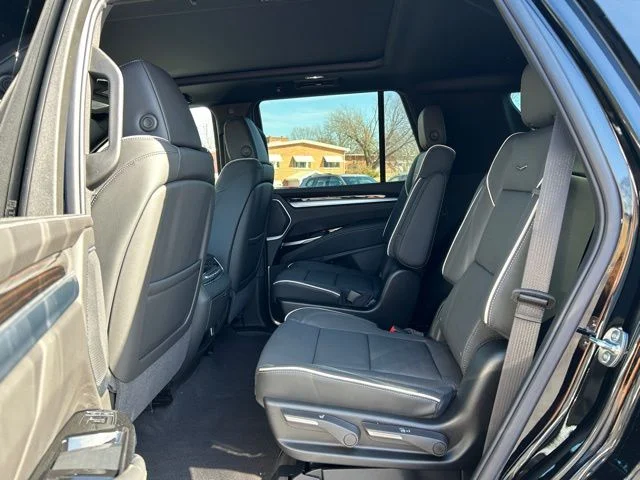 2026 Cadillac Escalade Luxury - Photo 10
