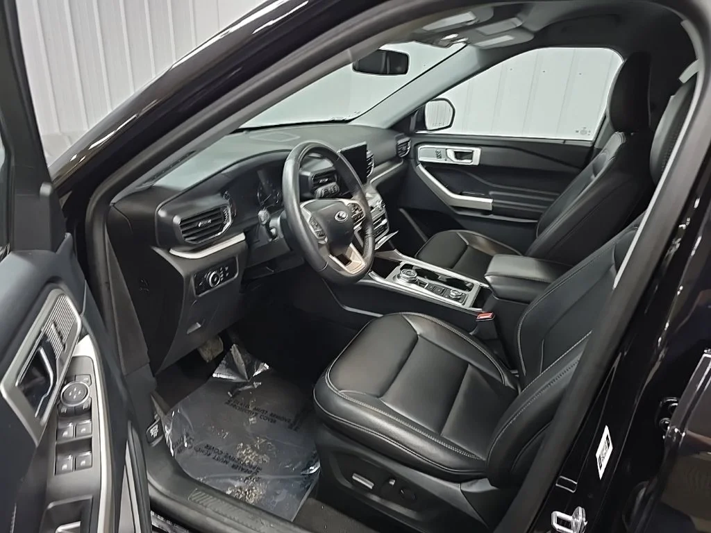 Used 2024 Black Ford XLT image 29