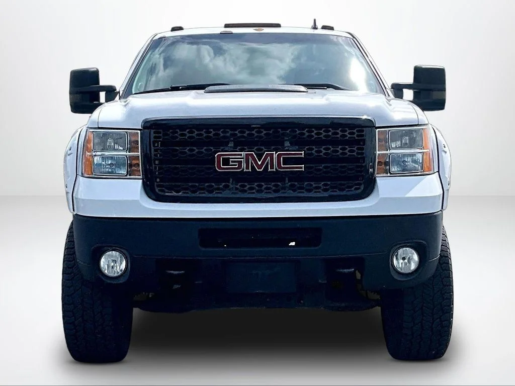 Used 2014 White GMC SLE image 3