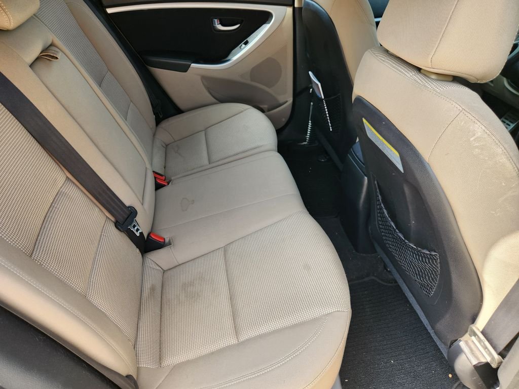 Used 2013 Black Noir Pearl Hyundai Base image 31