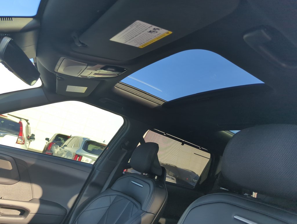 New 2027 Black Jade Green Kia SX image 27