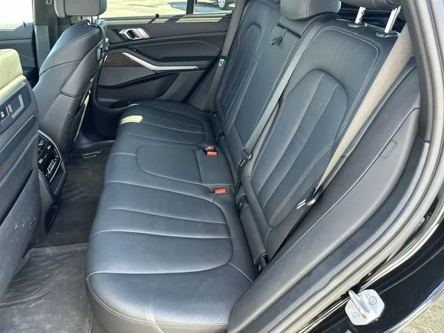 Used 2022 Black BMW xDrive45e image 27