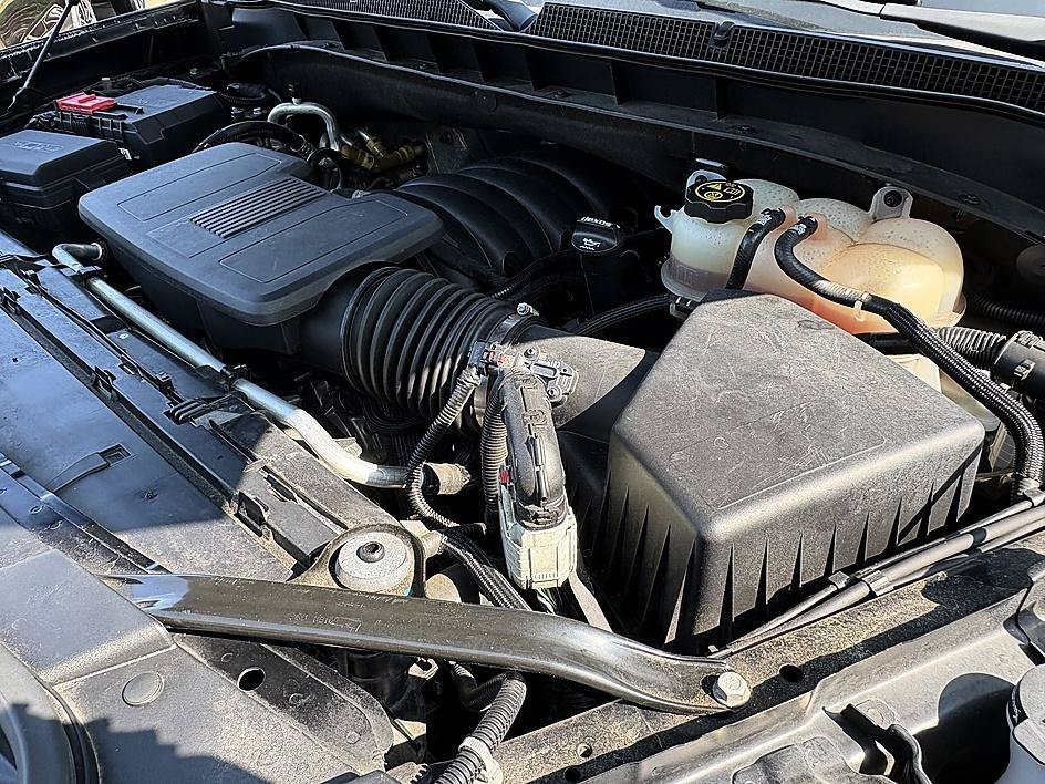 Used 2022 Black Chevrolet Z71 image 29