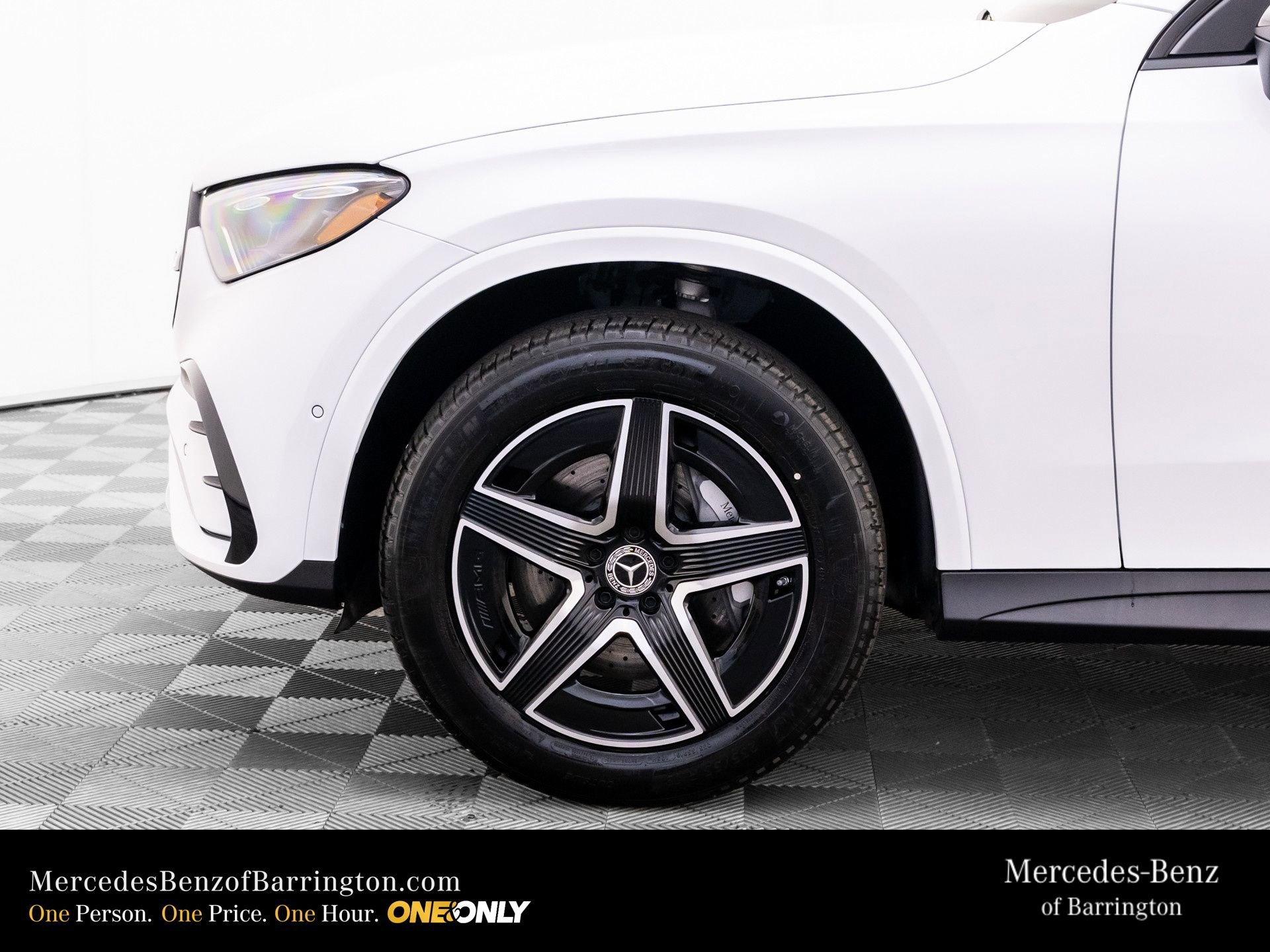 New 2026 MANUFAKTUR Moonlight White Metallic Mercedes-Benz GLC 300 image 79