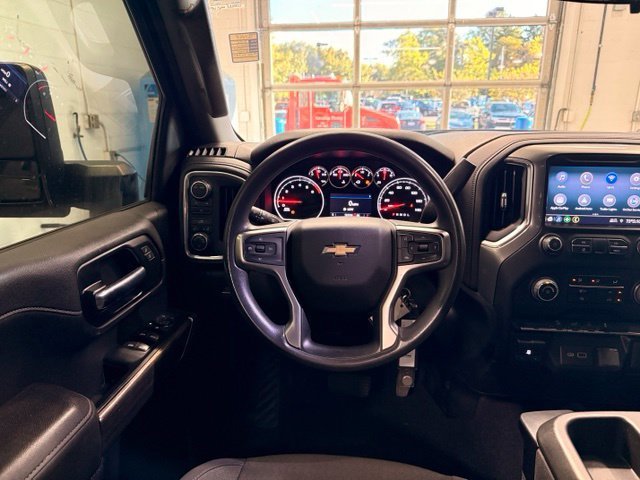 Used 2022 GREENSTONE METALLIC Chevrolet LT image 17