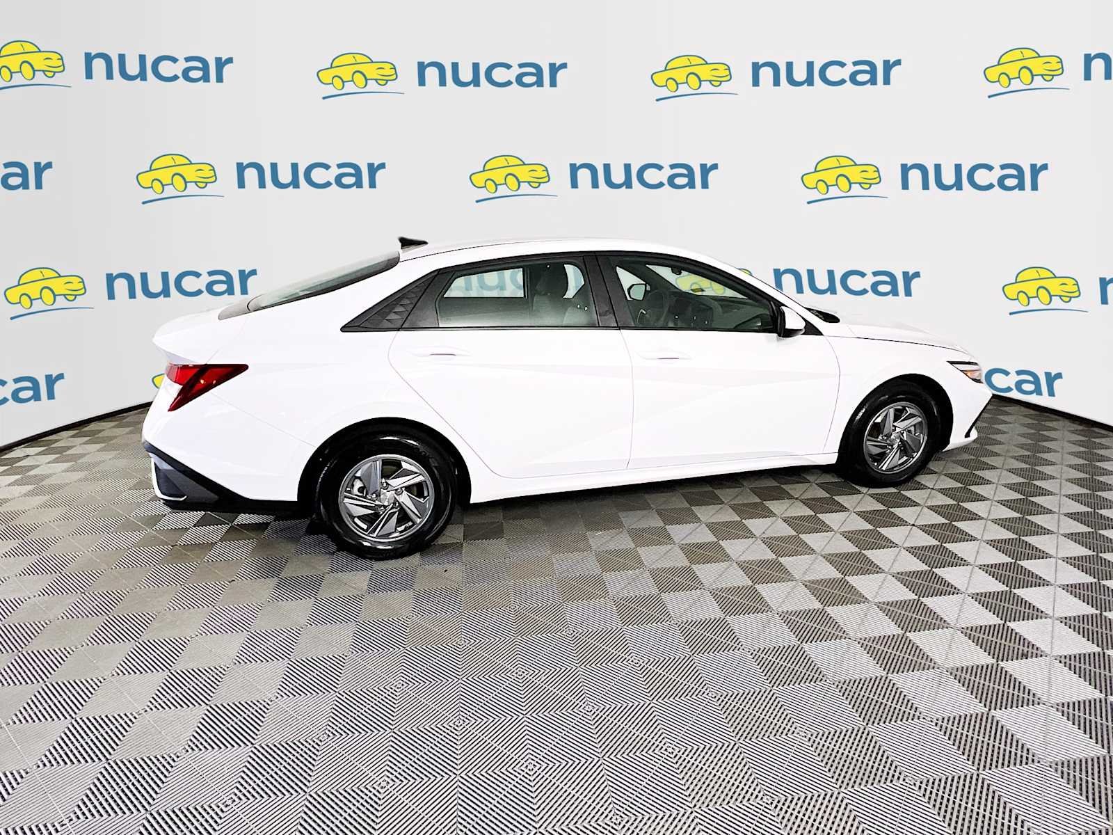 Used 2025 Serenity White Hyundai SE image 8