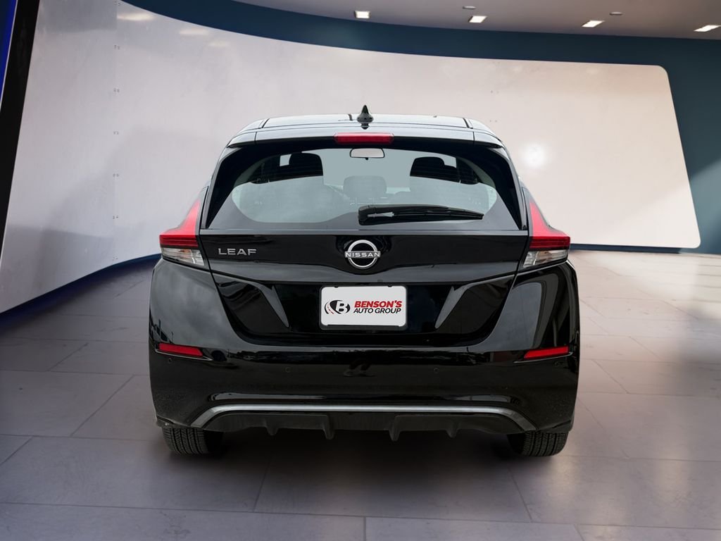 Used 2023 Black Nissan S image 4