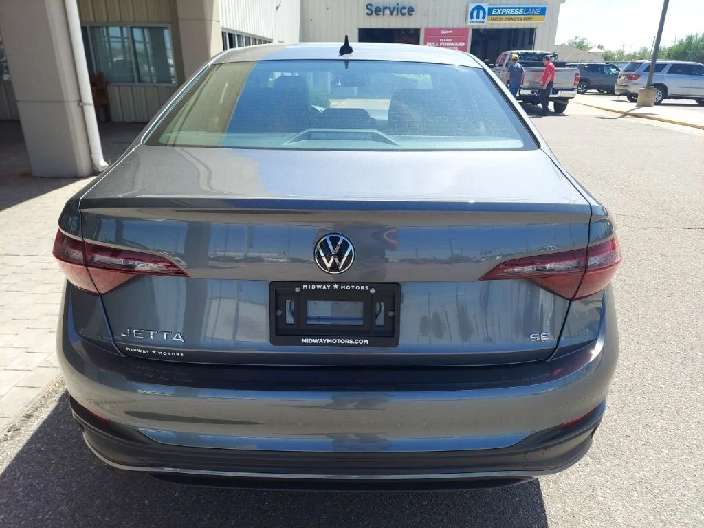 Used 2024 Gray Volkswagen 1.5T SE image 6