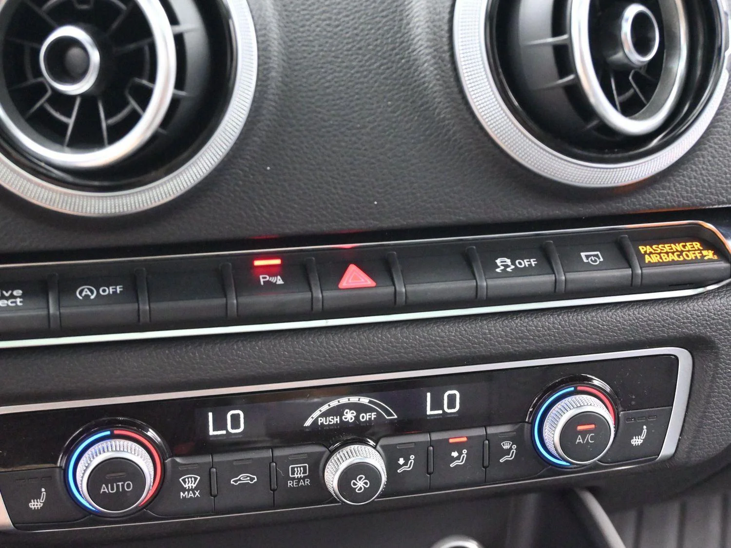 Used 2019 Navarra Blue Metallic Audi Premium Plus image 27