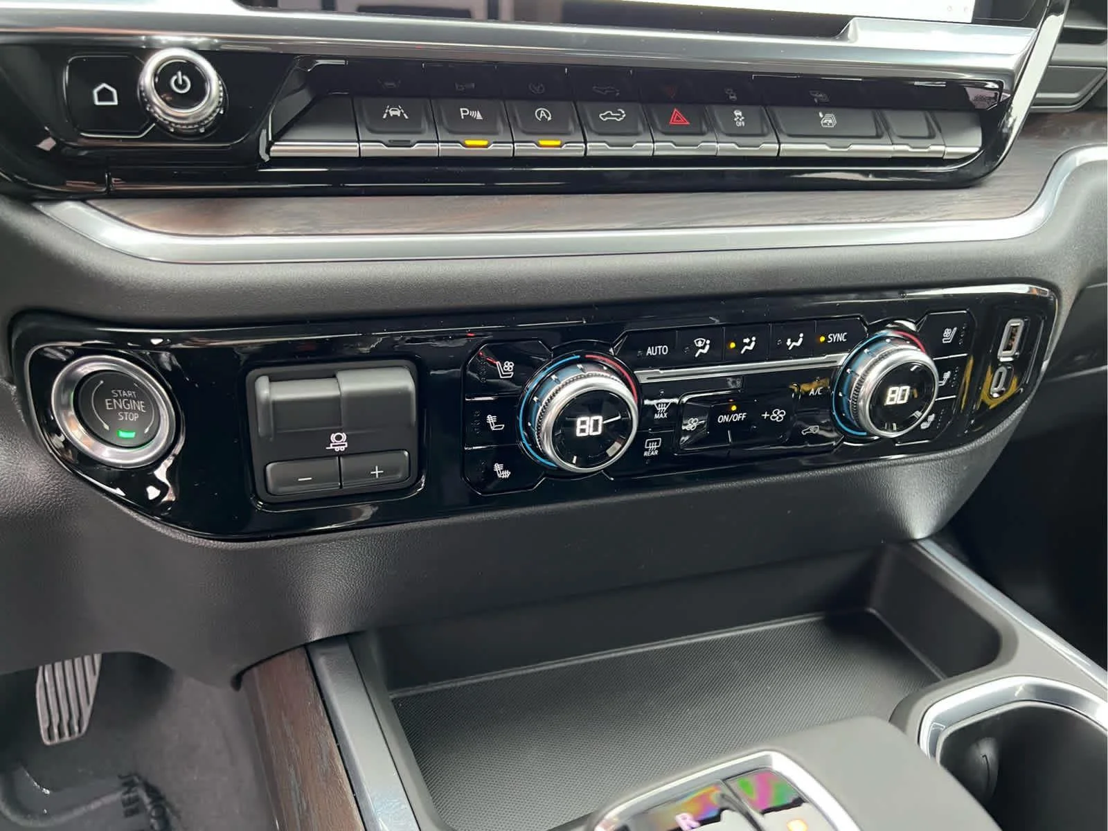 2026 GMC Sierra 1500 SLT - Photo 23