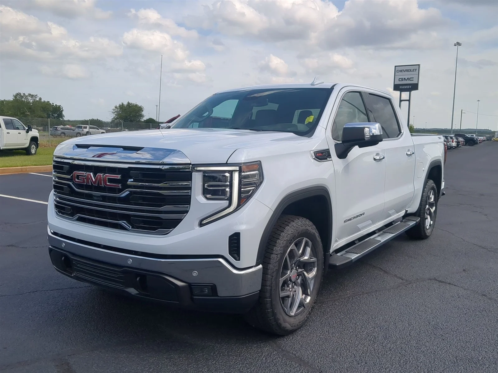 New 2026 Glacier White Tricoat GMC SLT image 28