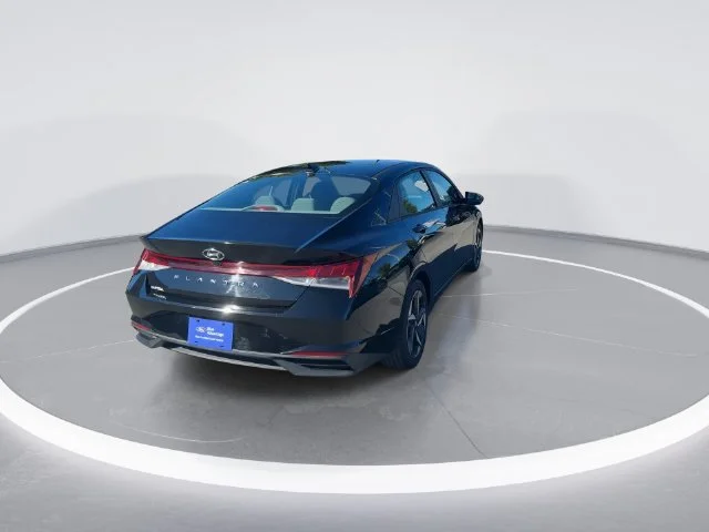 Used 2023 Black Hyundai SEL image 6