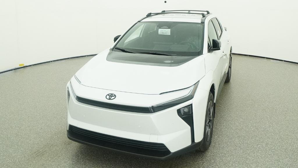 New 2026 Wind Chill Pearl Toyota XLE image 15