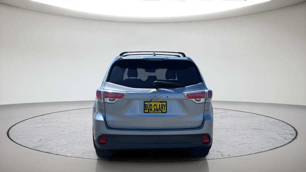 Used 2014 Silver Toyota XLE V6 image 19