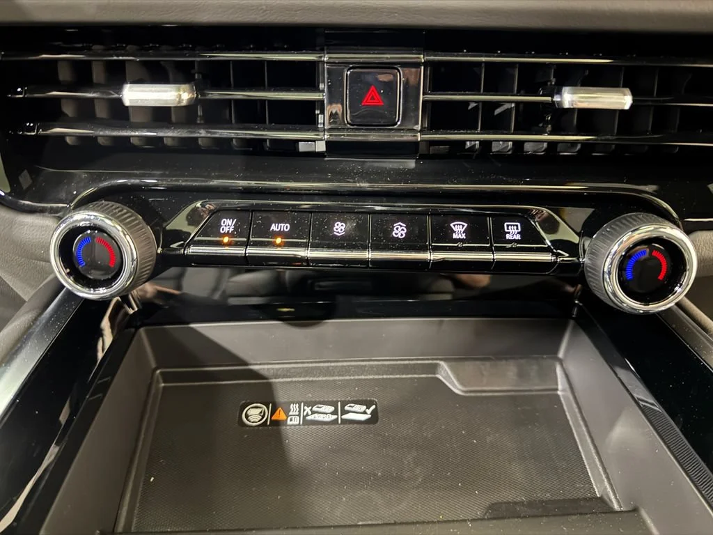 New 2026 Summit White Chevrolet RST image 18