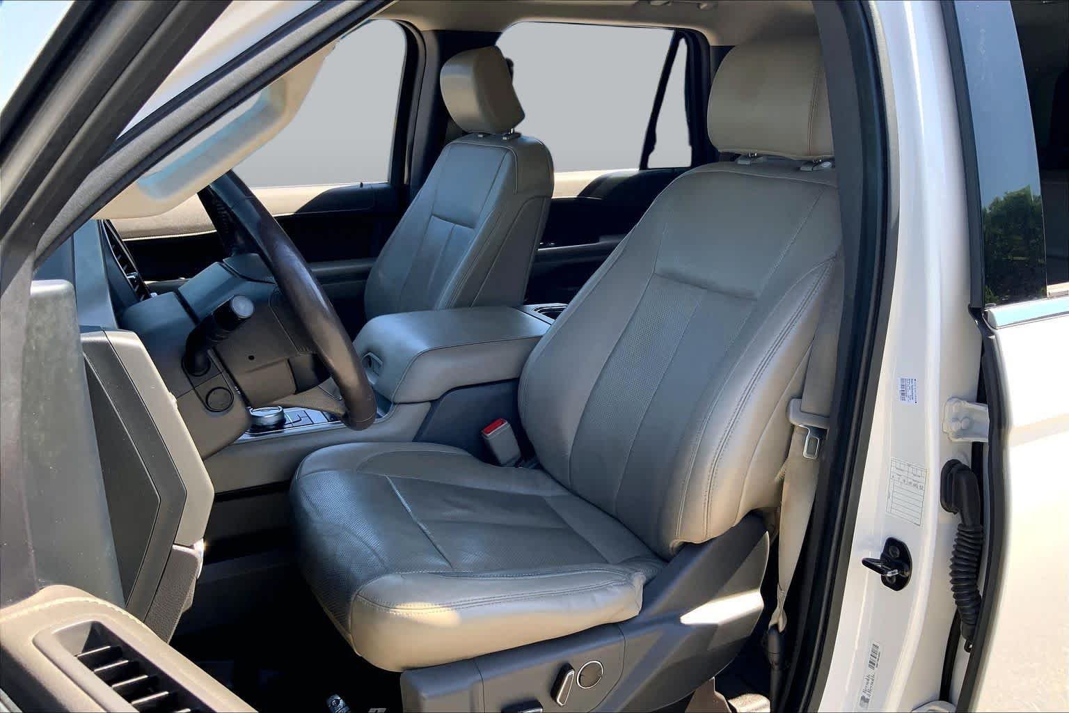 Used 2018 White Platinum Metallic Tri-Coat Ford XLT image 8