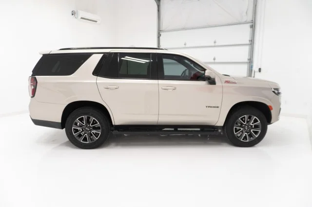 Used 2023  Chevrolet Z71 image 4