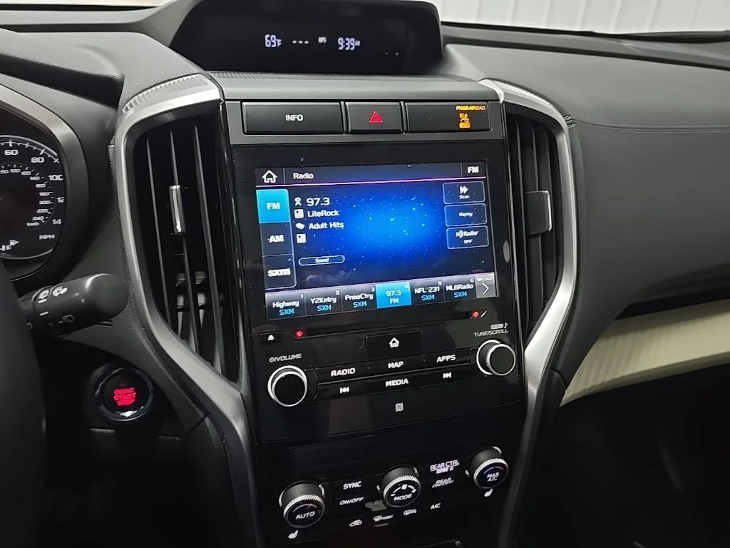 Used 2020 Blue Subaru Premium image 25