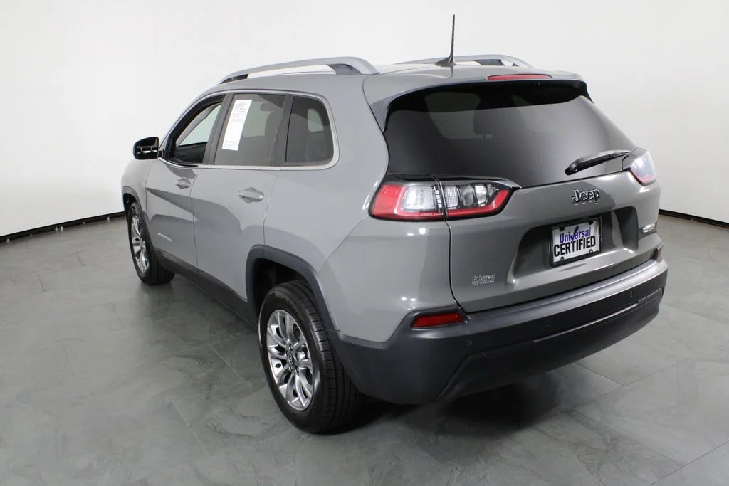 Used 2020 Gray Jeep Latitude Plus image 14