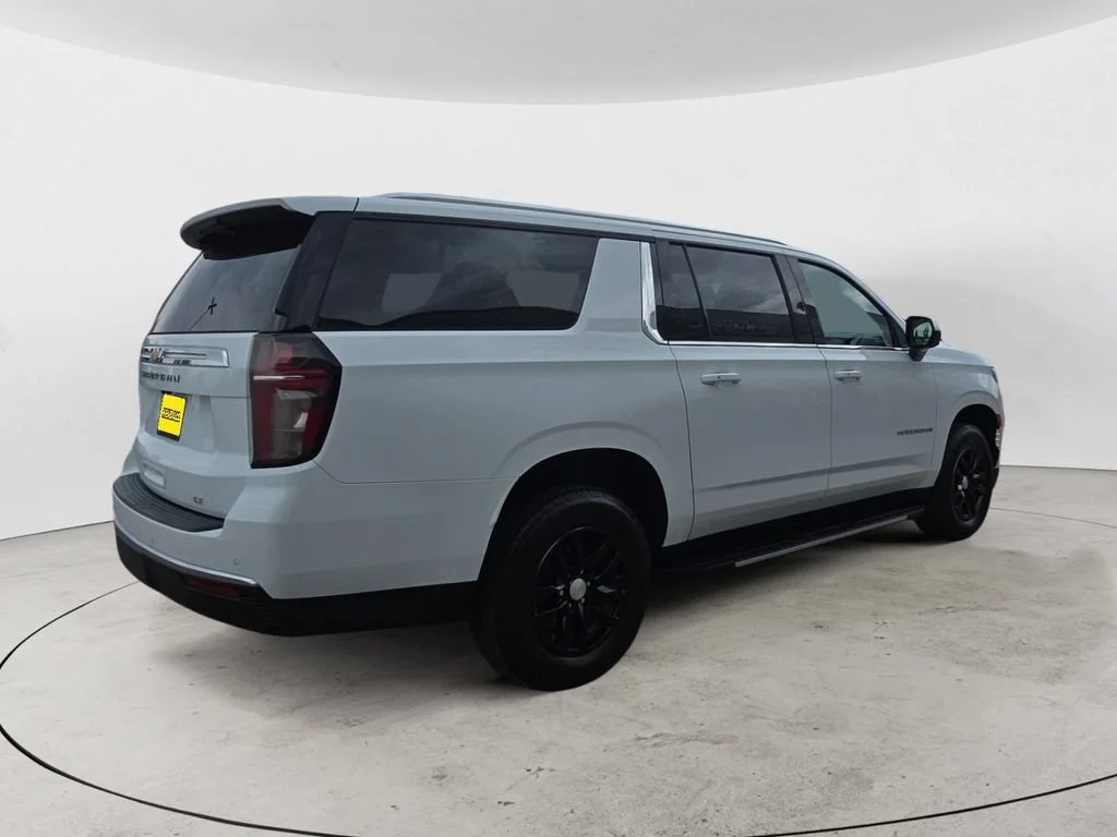 Used 2024 Summit White Chevrolet LT image 5